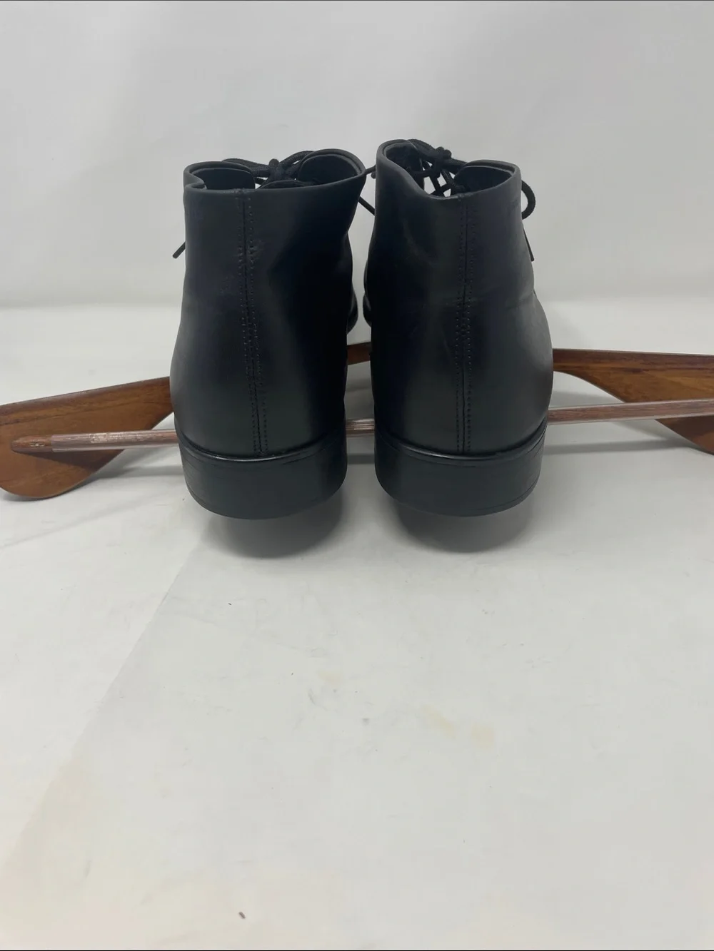 Ecco Black Leather Lace-Up Chukka Boots Size 11 Excellent Condition